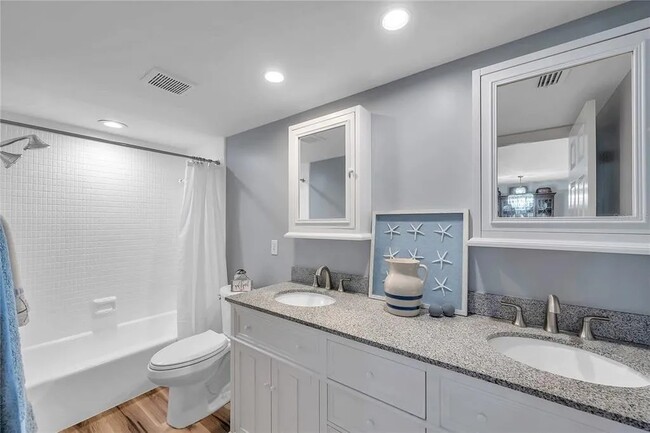 5220 Brittany Dr S, Unit 507 in St. Petersburg, FL - Building Photo - Building Photo