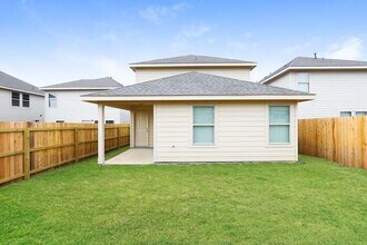 5218 Jade Crossing in San Antonio, TX - Building Photo - Building Photo