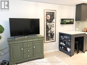 60 Colborne St in Toronto, ON - Building Photo - Building Photo