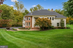 10747 Riverscape Run in Great Falls, VA - Building Photo