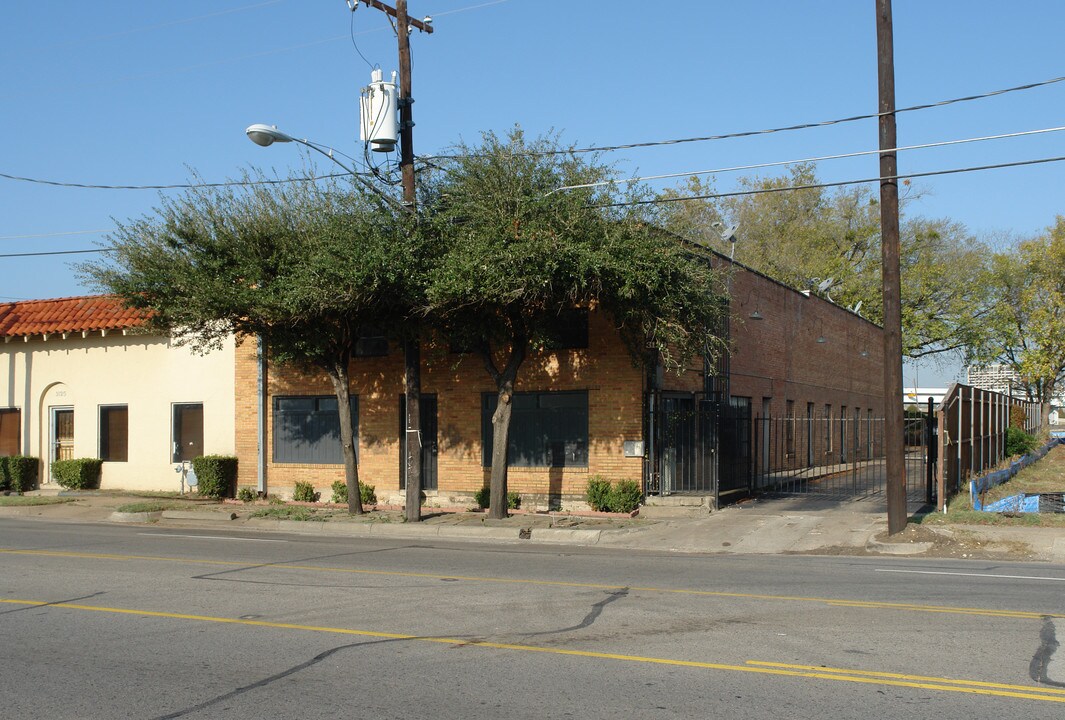 Ross Lofts in Dallas, TX - Building Photo