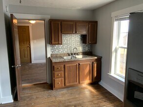 409 Samuel Moore Pkwy in Mooresville, IN - Building Photo - Building Photo