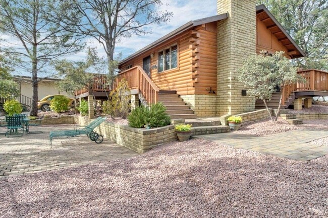 property at 808 N William Tell Cir