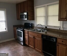 1085 Railroad St NW in Conyers, GA - Building Photo - Building Photo