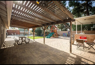 11439 Jeff Ave in Sylmar, CA - Building Photo - Building Photo