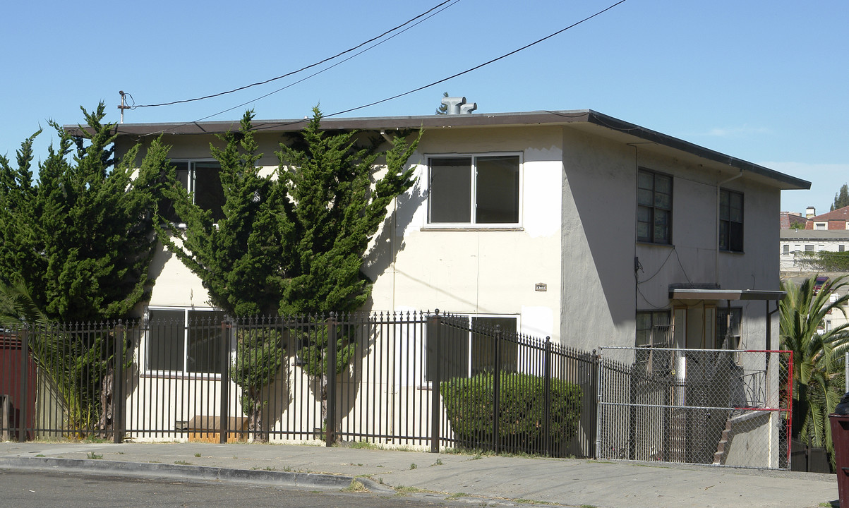 2811 Garden St in Oakland, CA - Foto de edificio