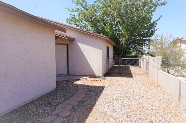 4999 E Cielo Cir in Sierra Vista, AZ - Building Photo - Building Photo