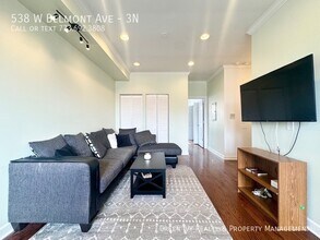 538 W Belmont Ave in Chicago, IL - Building Photo - Building Photo