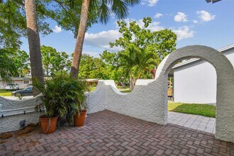 3120 S Julia Cir in Tampa, FL - Building Photo - Building Photo