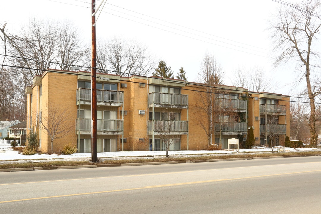 South Reo Apartments in Lansing, MI - Building Photo