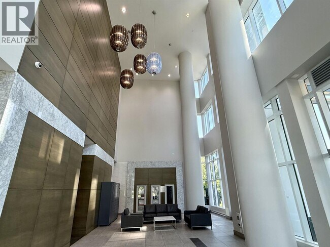 4900 Lennox Ln in Burnaby, BC - Building Photo - Building Photo