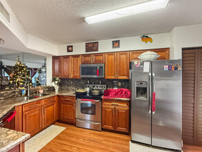 8103 Southgate Blvd in North Lauderdale, FL - Foto de edificio - Building Photo