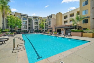 Park Viridian in Anaheim, CA - Building Photo