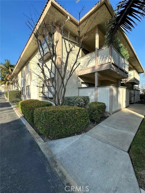 property at 139 S Poplar Ave