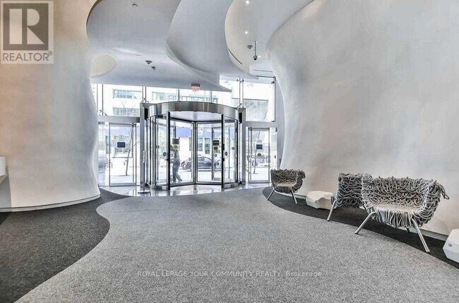 1 Bloor St E in Toronto, ON - Building Photo - Building Photo