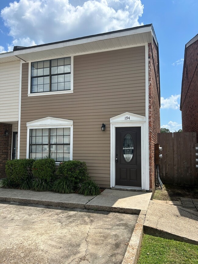 property at 194 Southfield Pky