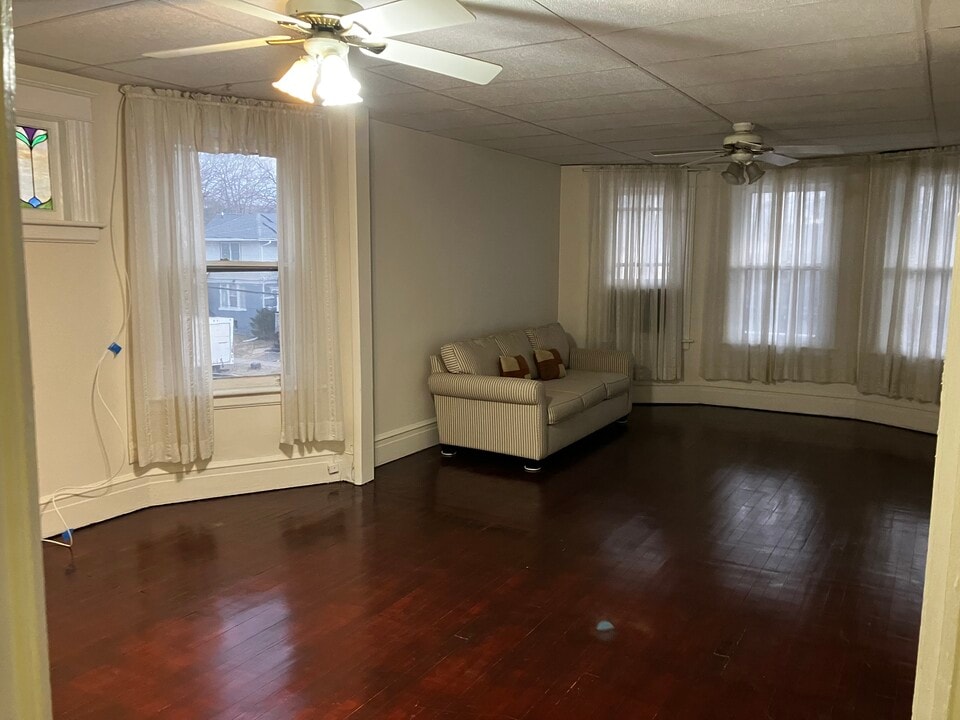 13 Grubb St, Unit upstairs in Poughkeepsie, NY - Building Photo