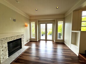 5770 Ashworth Ave N in Seattle, WA - Building Photo - Building Photo