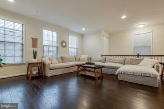 42253 Marble Cyn Ter in Ashburn, VA - Foto de edificio - Building Photo