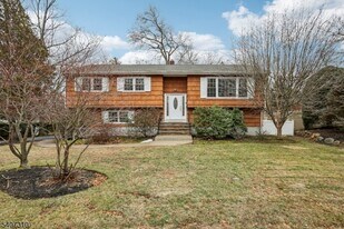 254 Darlington Ave in Ramsey, NJ - Building Photo