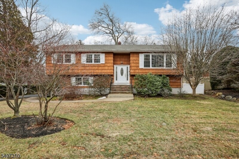 254 Darlington Ave in Ramsey, NJ - Building Photo