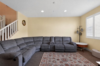 306 Calle Rayo in San Marcos, CA - Building Photo - Building Photo