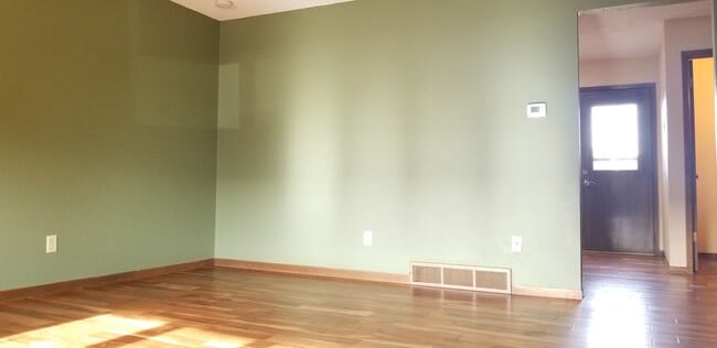 519 Wildwood Rd in Waterloo, IA - Building Photo - Building Photo