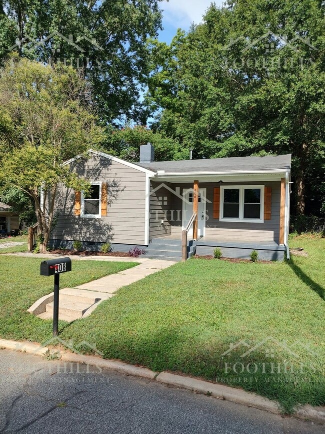408 Moultrie Square