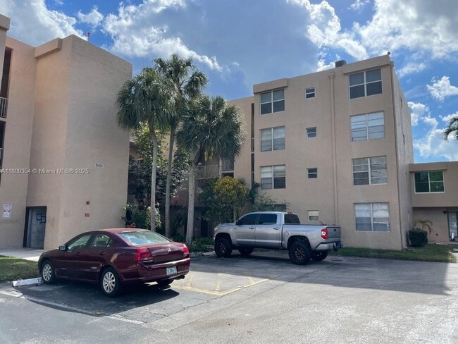 property at 9431 Live Oak Pl