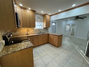 842 SW 89th Ave in Miami, FL - Building Photo - Building Photo