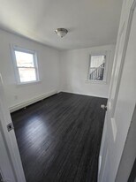 115 Pine St in Elizabeth, NJ - Building Photo