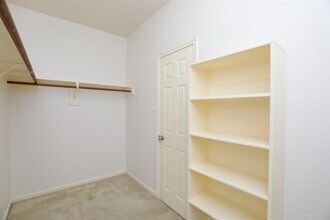 12827 Pecan Shores Dr in Houston, TX - Building Photo - Building Photo