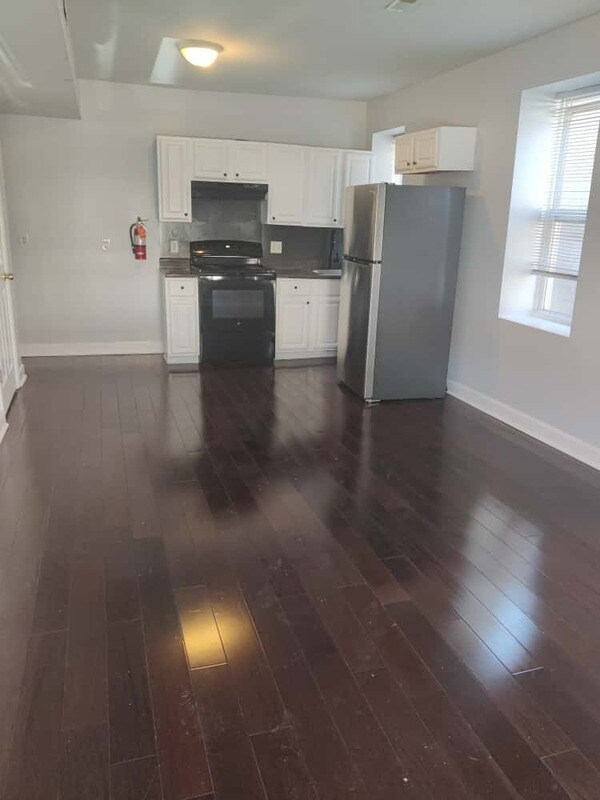 1016 S 52nd St in Philadelphia, PA - Building Photo - Building Photo