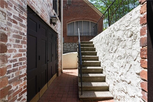 833 Martina Dr NE in Atlanta, GA - Building Photo - Building Photo