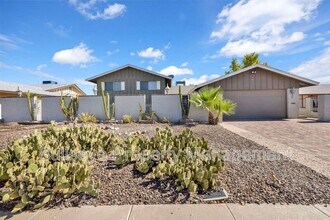 1333 E Donner Dr in Tempe, AZ - Building Photo - Building Photo