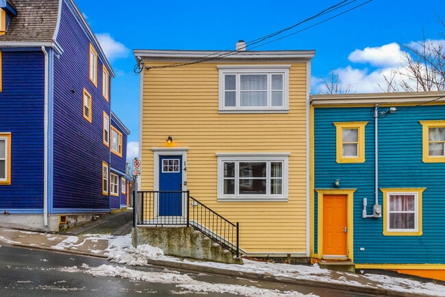 14 Signal Hill Rd in St John's, NL - Building Photo - Building Photo