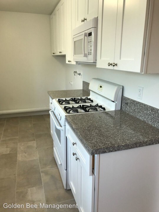 4252 Woodlawn Ave in Los Angeles, CA - Building Photo