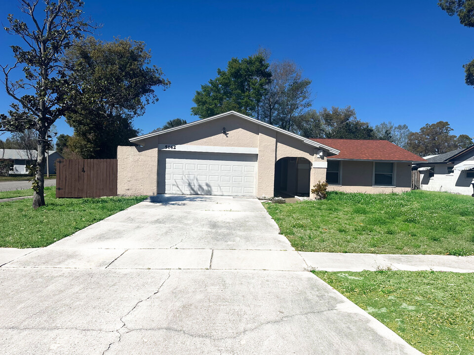 5142 Greenway Dr in Orlando, FL - Foto de edificio