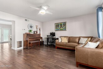 1379 N 44th St in Phoenix, AZ - Building Photo - Building Photo