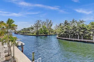 2640 NE 135th St in North Miami, FL - Building Photo