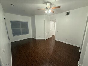 26 W Serene Ave in Las Vegas, NV - Building Photo - Building Photo
