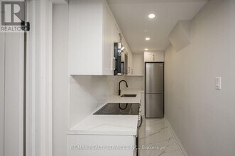 3498 Park Heights Way in Mississauga, ON - Building Photo - Building Photo