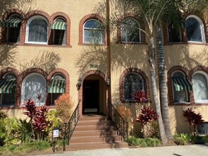 Third Street Executive Residences, LLC in Long Beach, CA - Building Photo - Interior Photo