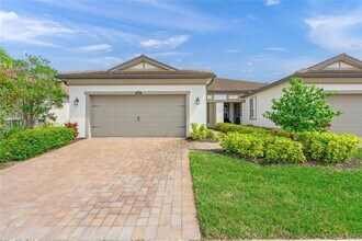 8658 Rain Song Rd in Sarasota, FL - Building Photo - Building Photo