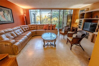 2930 SW 87th Terrace in Davie, FL - Foto de edificio - Building Photo