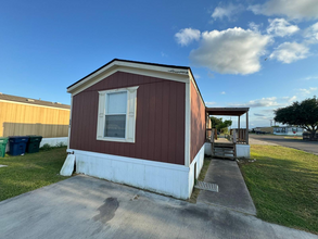 3322 IH 69 in Robstown, TX - Foto de edificio - Building Photo