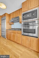 400 S Broad St in Philadelphia, PA - Building Photo