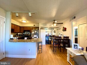 5200 Hilltop Dr in Brookhaven, PA - Building Photo - Building Photo