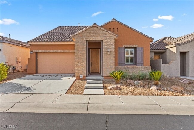 property at 425 Via Stretto Ave