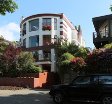2474 Point Grey Rd in Vancouver, BC - Building Photo